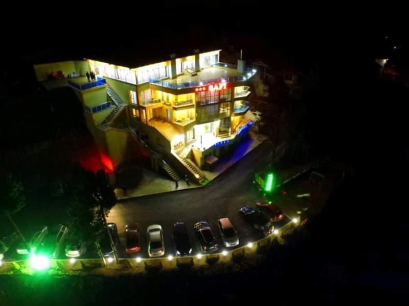 Safi Hotel Dospat Bagian luar foto