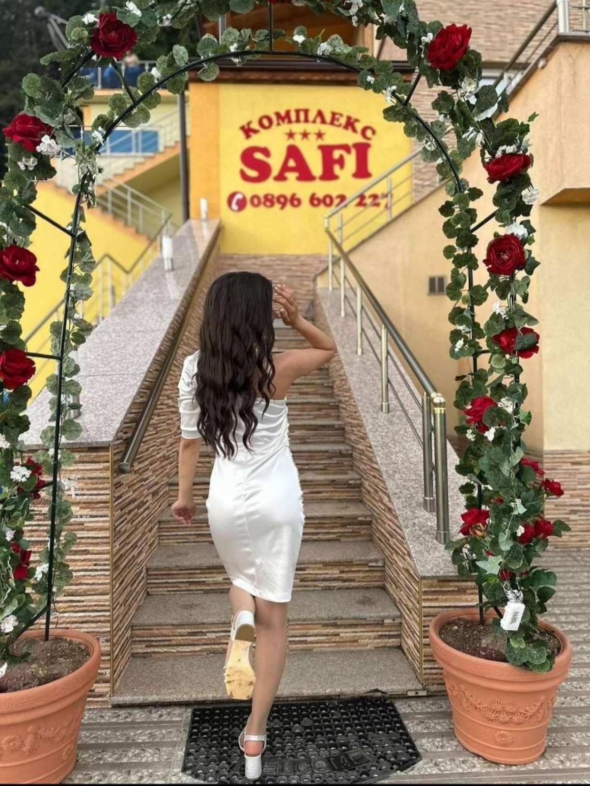 Safi Hotel Dospat Bagian luar foto