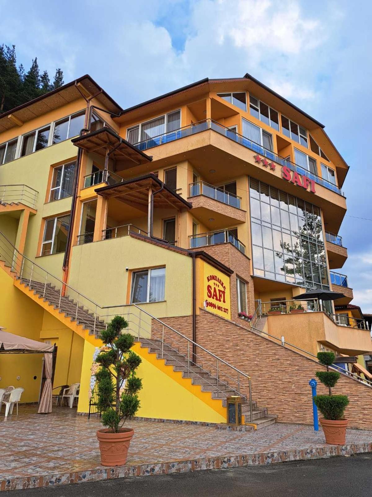Safi Hotel Dospat Bagian luar foto